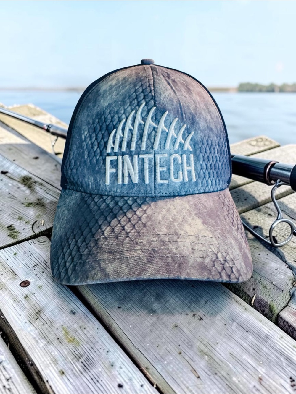 NWOT Fintech Fishing Hat Snap Back Trucker Mesh